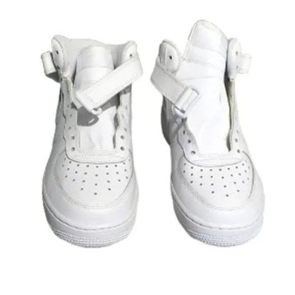 Nike Air Force 1 White Sneakers Size 6.5Y - Streetwear, Classic, Sporty