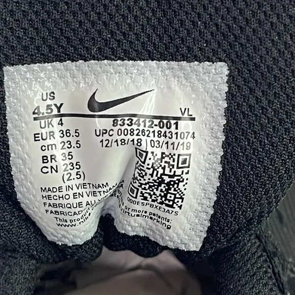 Nike Air Max 90 Triple Black Sneakers Shoes Size 4.5Y Style 833412-001