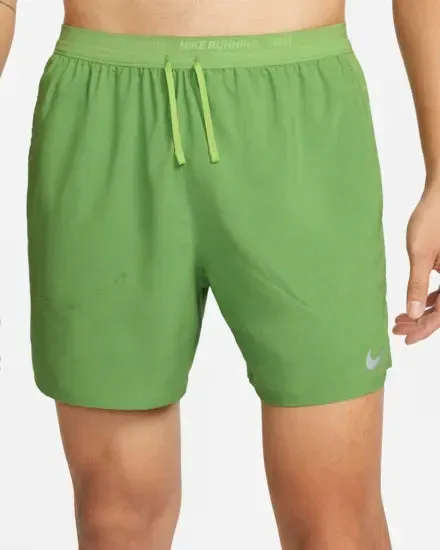 Nike Dri-FIT Stride Men's 13cm (approx.) Brief-Lined Running Shorts - Light Green