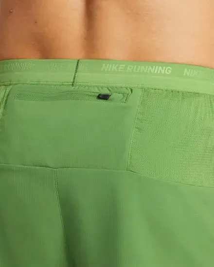 Nike Dri-FIT Stride Men's 13cm (approx.) Brief-Lined Running Shorts - Light Green