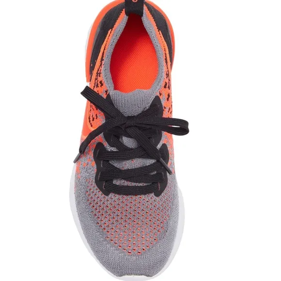 NIKE Epic React Flyknit 2 Running Shoe