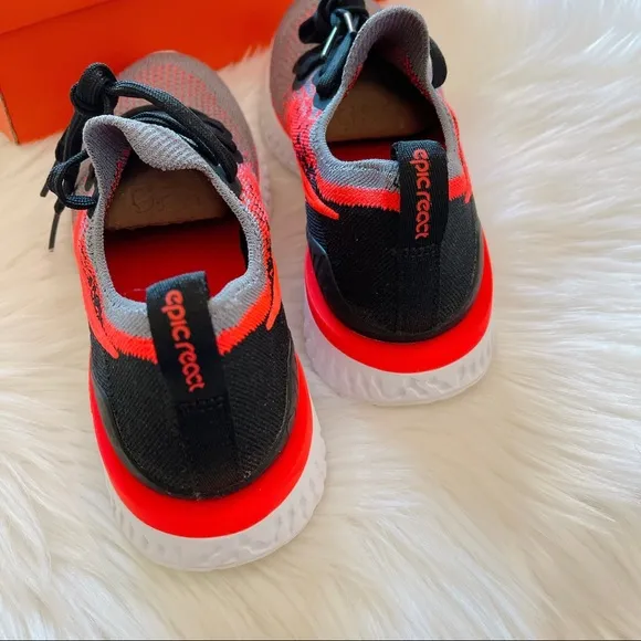 NIKE Epic React Flyknit 2 Running Shoe
