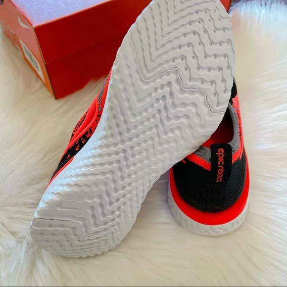 NIKE Epic React Flyknit 2 Running Shoe