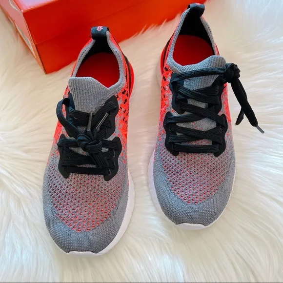 NIKE Epic React Flyknit 2 Running Shoe