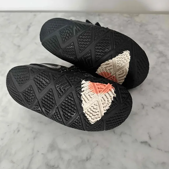 Nike Kybrid S2 Kids High Top Sneakers Velcro Strap Graphic Print Black Size 10C