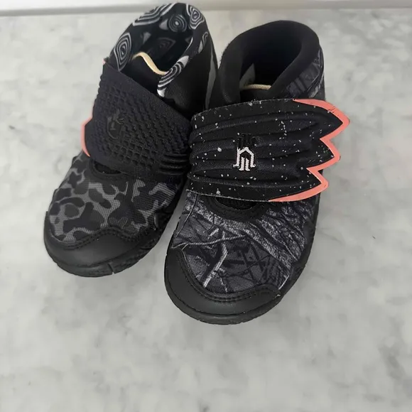 Nike Kybrid S2 Kids High Top Sneakers Velcro Strap Graphic Print Black Size 10C