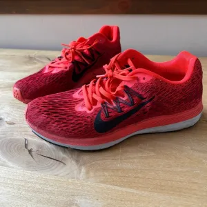 NIKE ZOOM WINFLO 5 RUNNING SHOE SNEAKER MEN 9.5 ATHLETIC PERFORMANCE WORKOUT