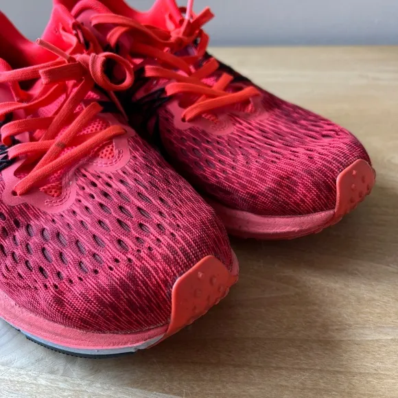 NIKE ZOOM WINFLO 5 RUNNING SHOE SNEAKER MEN 9.5 ATHLETIC PERFORMANCE WORKOUT