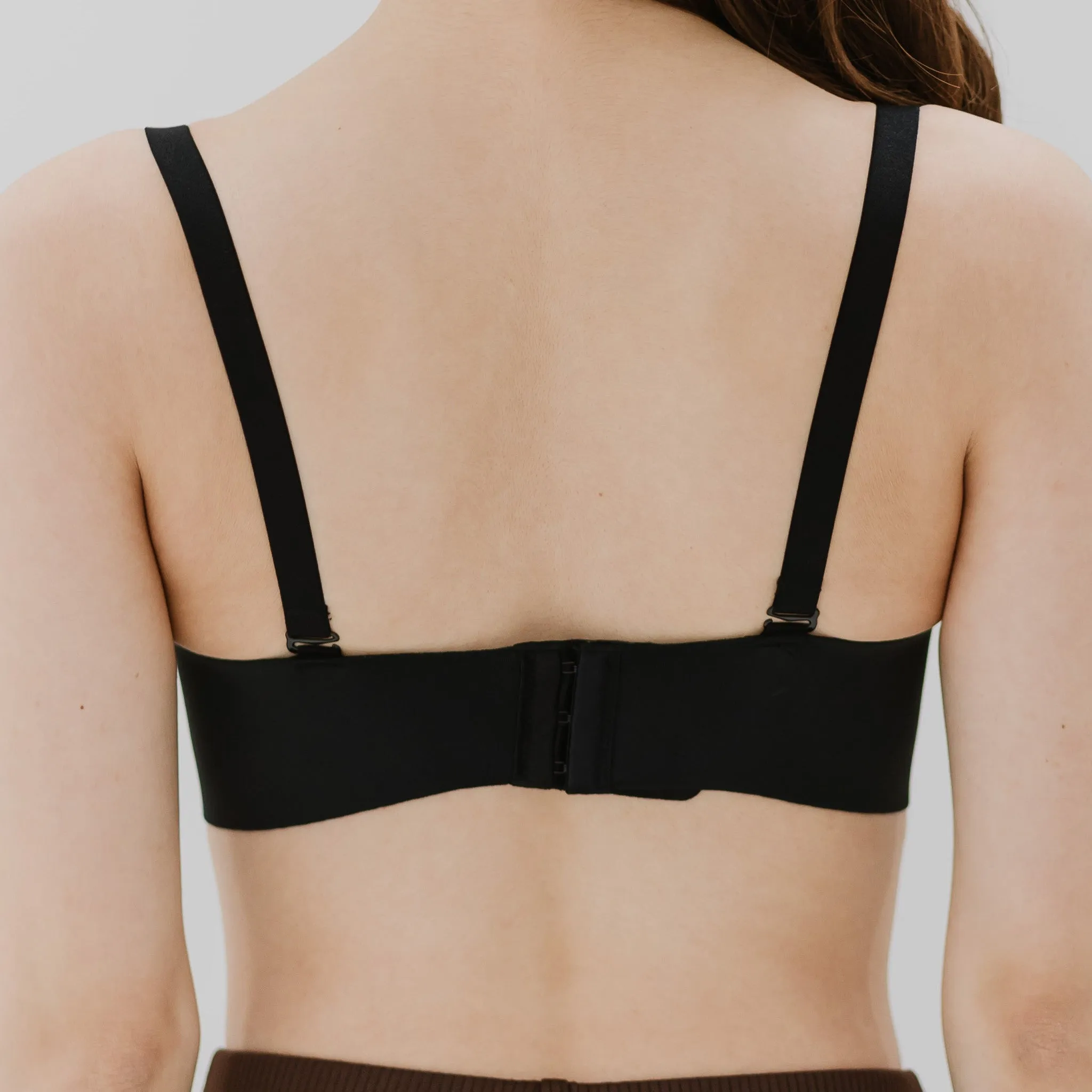 No Bulge! Lifting Seamless Wireless Bra in Velvet Black