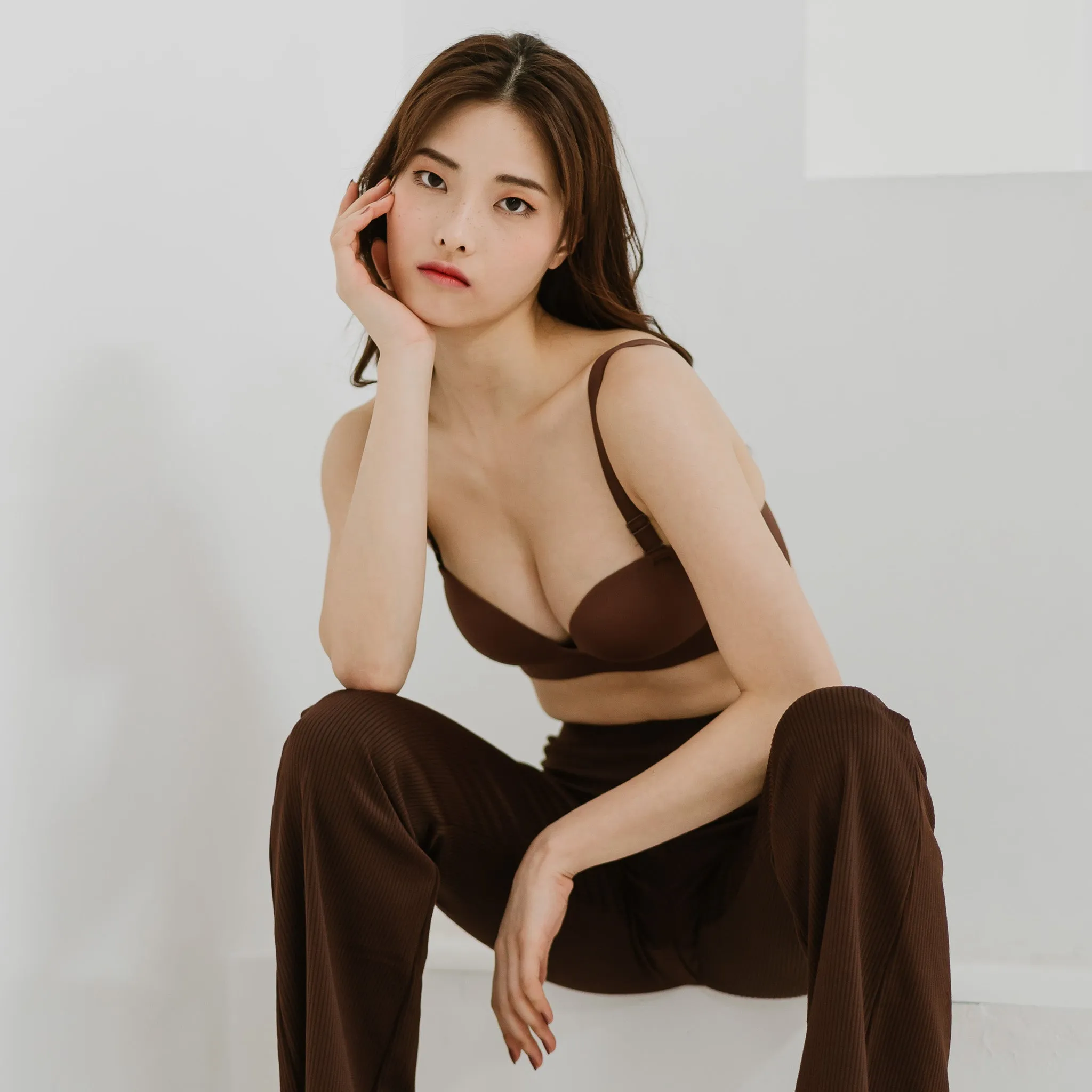 No Bulge! Lifting Seamless Wireless Bra in Velvet Cocoa