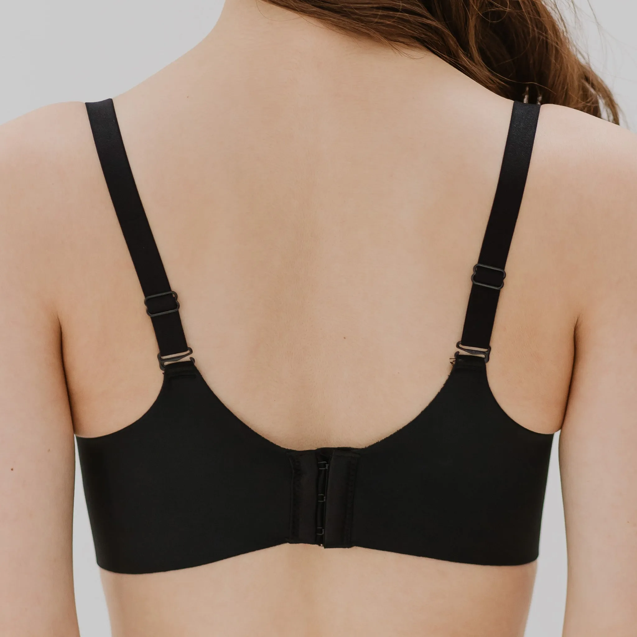 No Bulge! Seamless Wireless Bra in Velvet Black