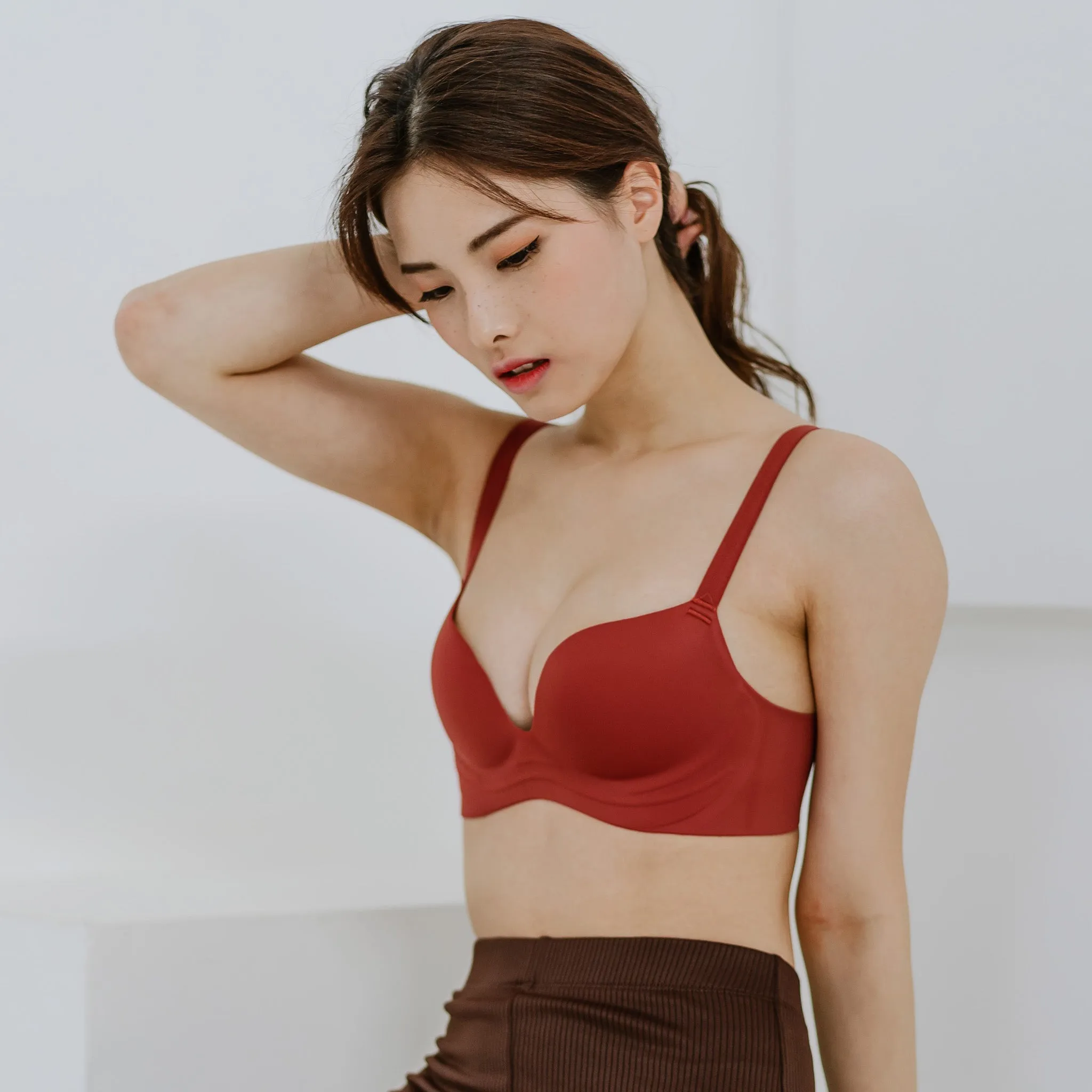 No Bulge! Seamless Wireless Bra in Velvet Cherry