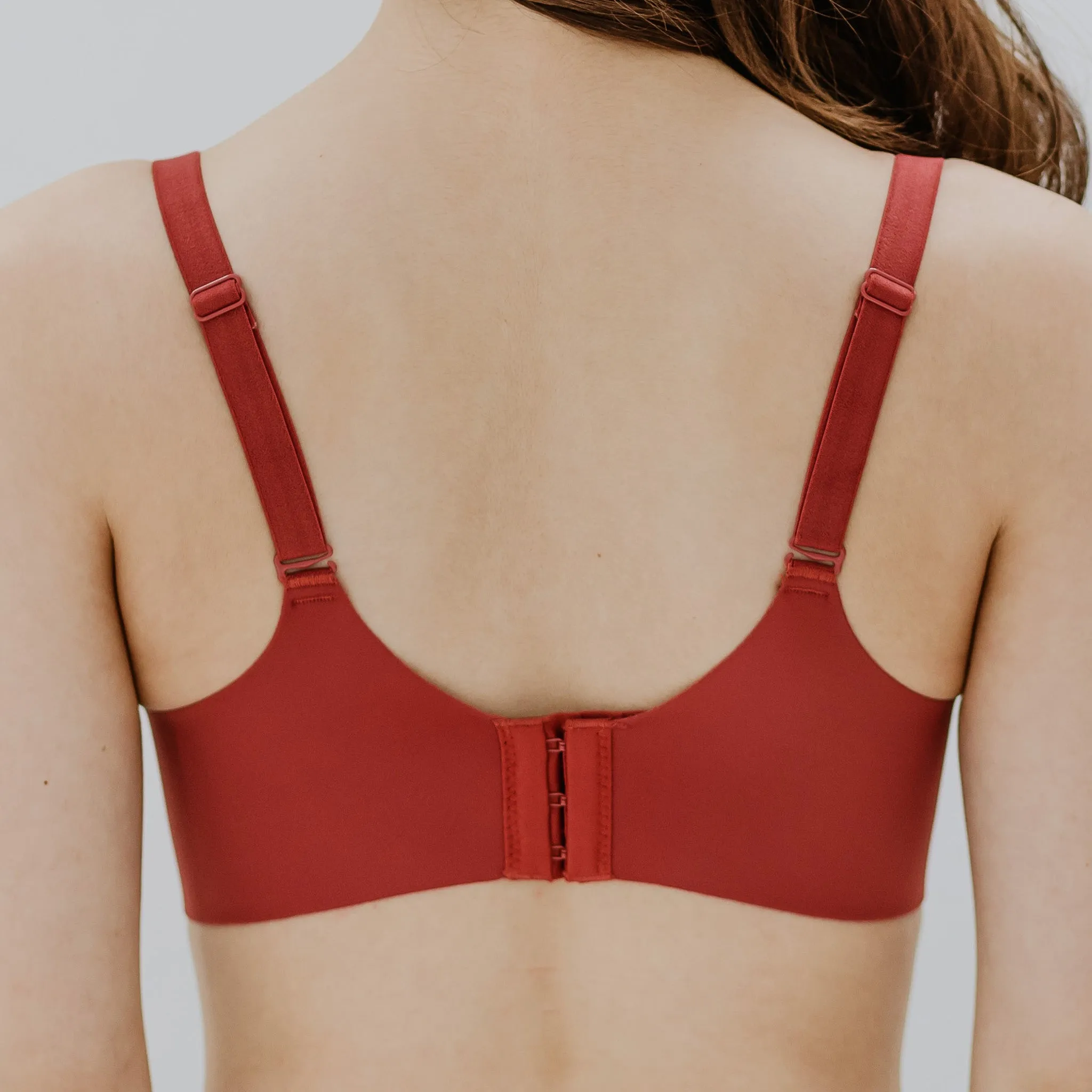 No Bulge! Seamless Wireless Bra in Velvet Cherry
