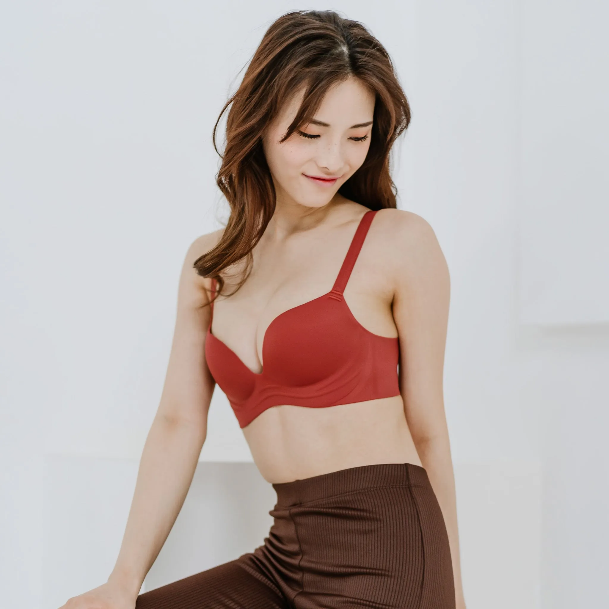 No Bulge! Seamless Wireless Bra in Velvet Cherry