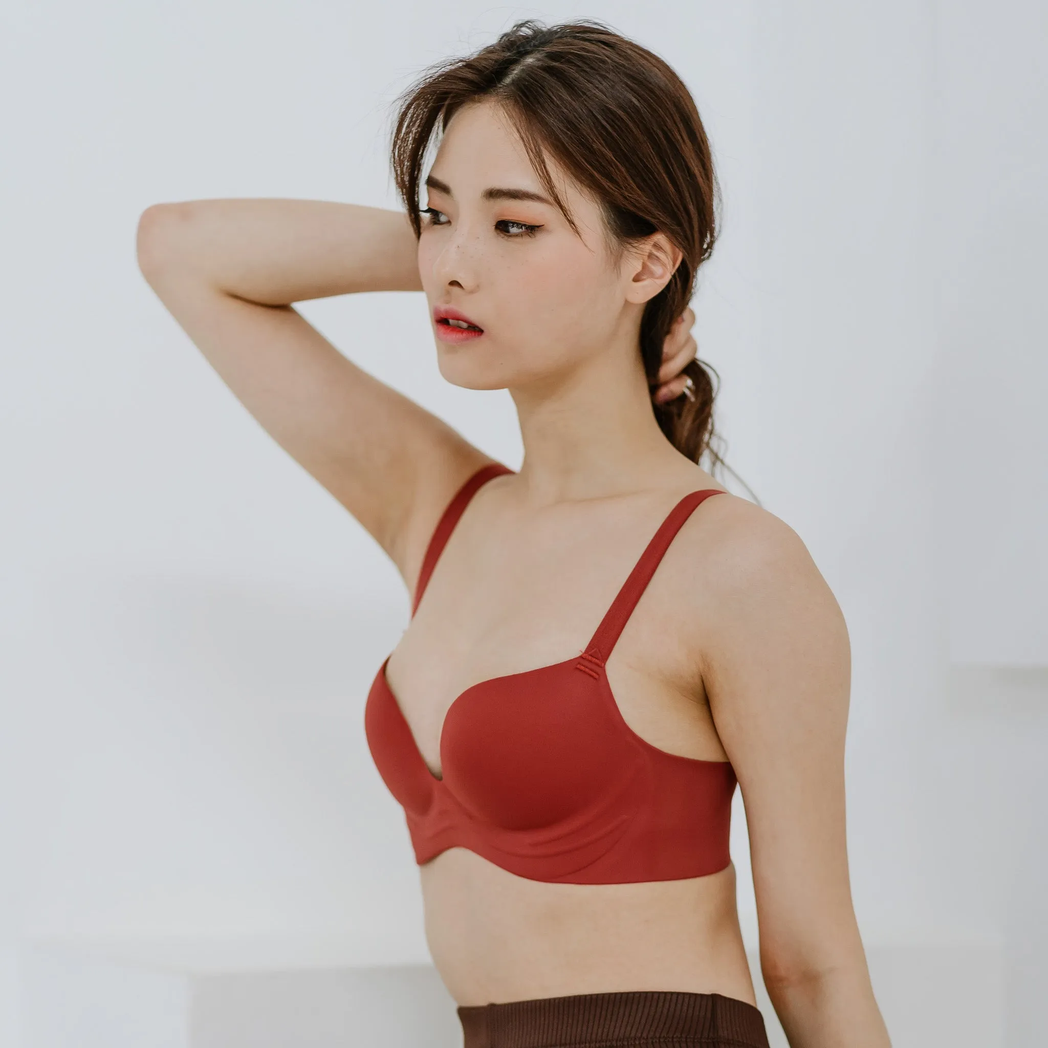 No Bulge! Seamless Wireless Bra in Velvet Cherry