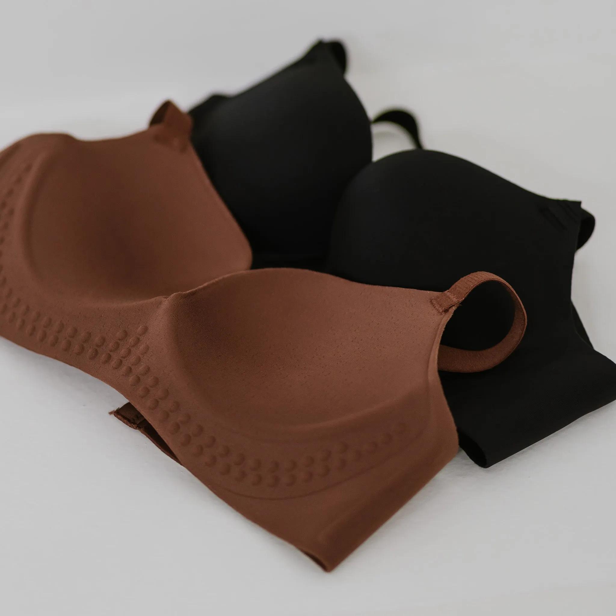 No Bulge! Seamless Wireless Bra in Velvet Creme