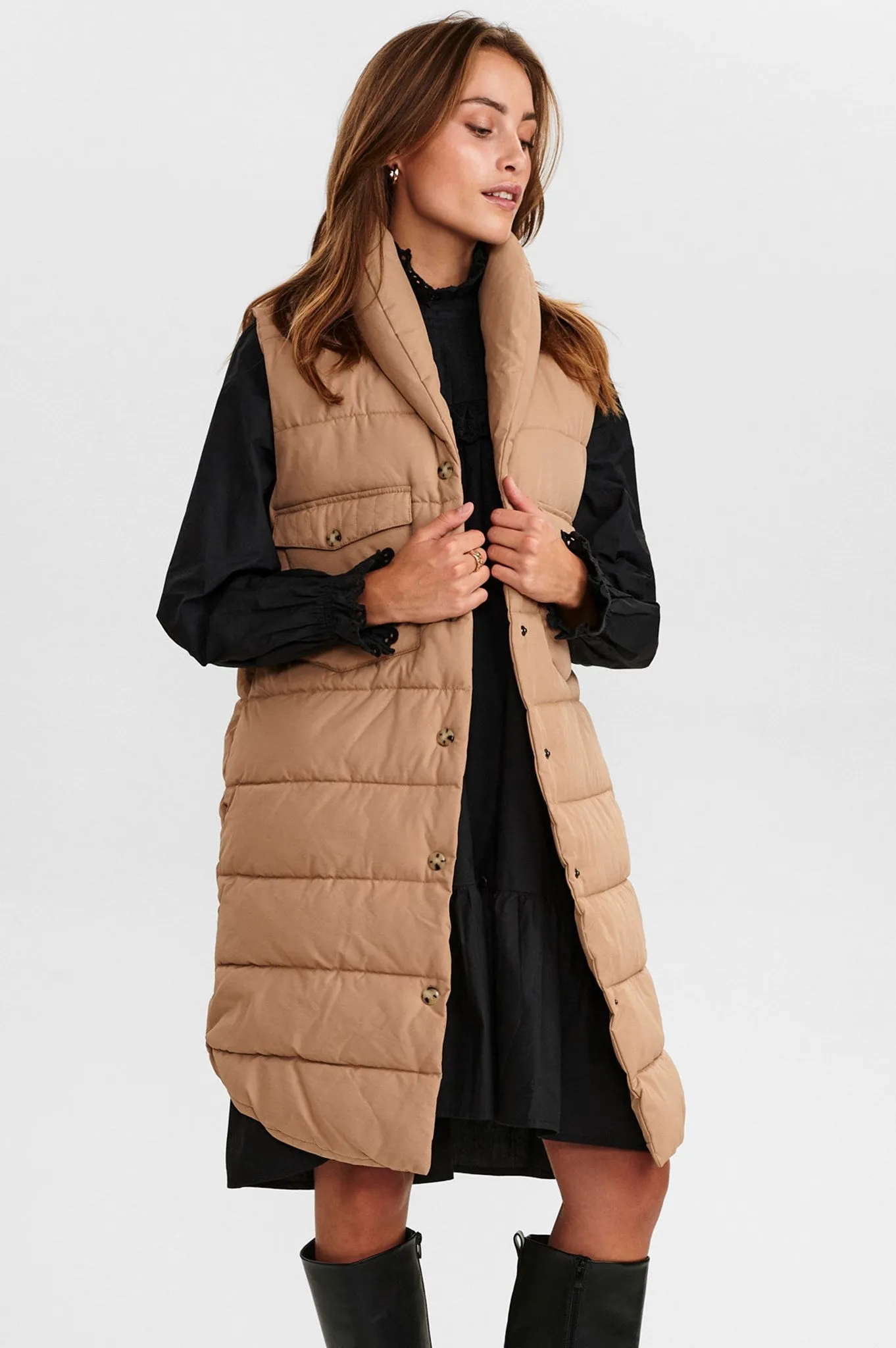 NUBETRI WAISTCOAT - Tannin