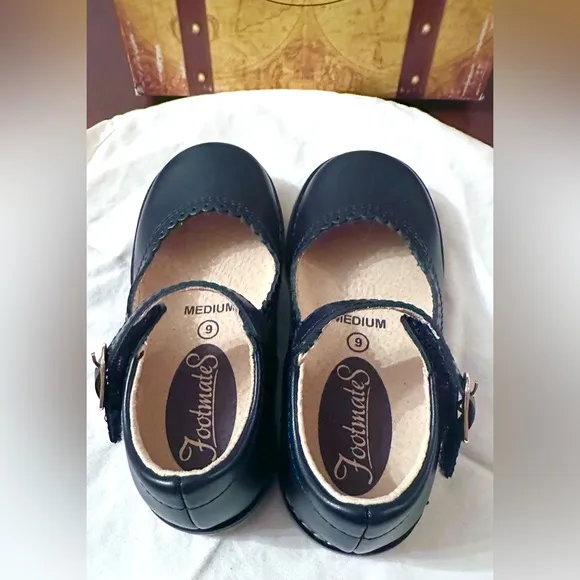 NWOT Adorable ALLIE Footmates Leather Shoes NAVY Blue in original box-Size 9 M/W