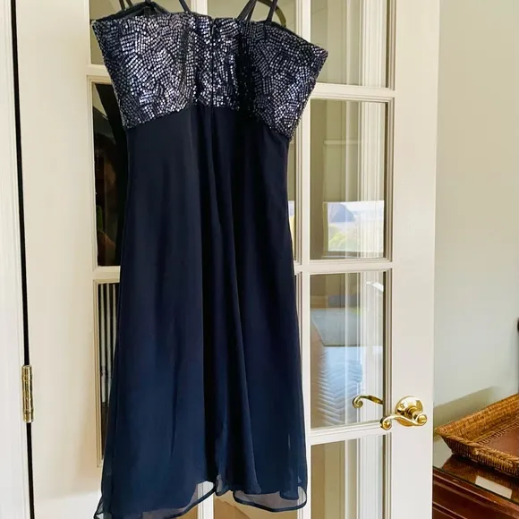 NWOT Tadashi Collection Navy Silk Cocktail Dress Size 8