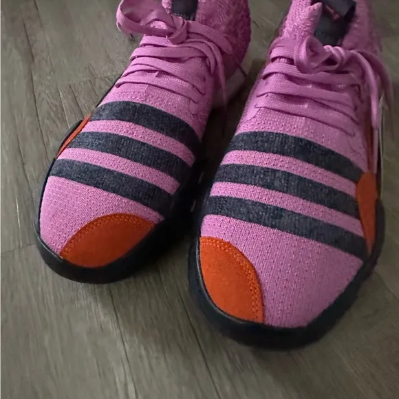 NWT Adidas Trae Young 2.0 Basketball Shoes