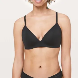 NWT LULULEMON- Take Shape Bra Black On The Move Athletic