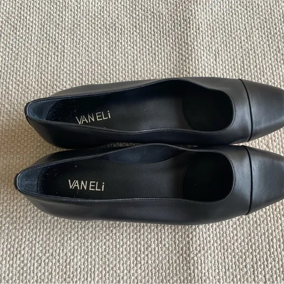NWT Vaneli Black Nappa Leather Flats Cushioned Insole Size 10M