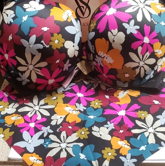 NWT VICTORIA'S SECRET FLORAL DESIGN BRA &amp; PANTY SET