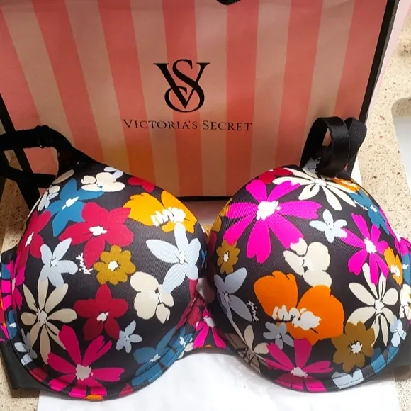 NWT VICTORIA'S SECRET FLORAL DESIGN BRA &amp; PANTY SET