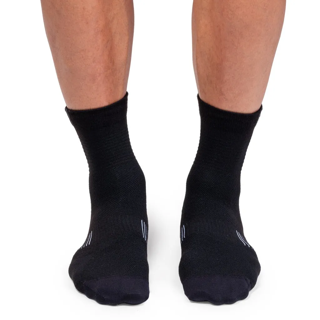 ON Performance Ultralight Mid Sock Black White