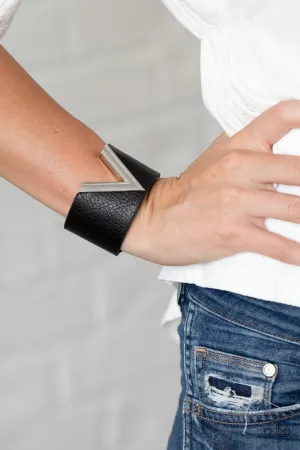 Paparazzi Claws Out - Black Wrap Bracelet