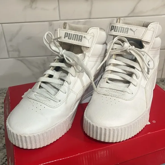 Puma Carina Mid Jr Girls sneaker size 6C White Softfoam Optimal Comfort