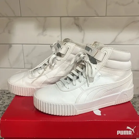 Puma Carina Mid Jr Girls sneaker size 6C White Softfoam Optimal Comfort