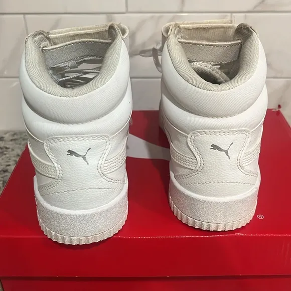 Puma Carina Mid Jr Girls sneaker size 6C White Softfoam Optimal Comfort