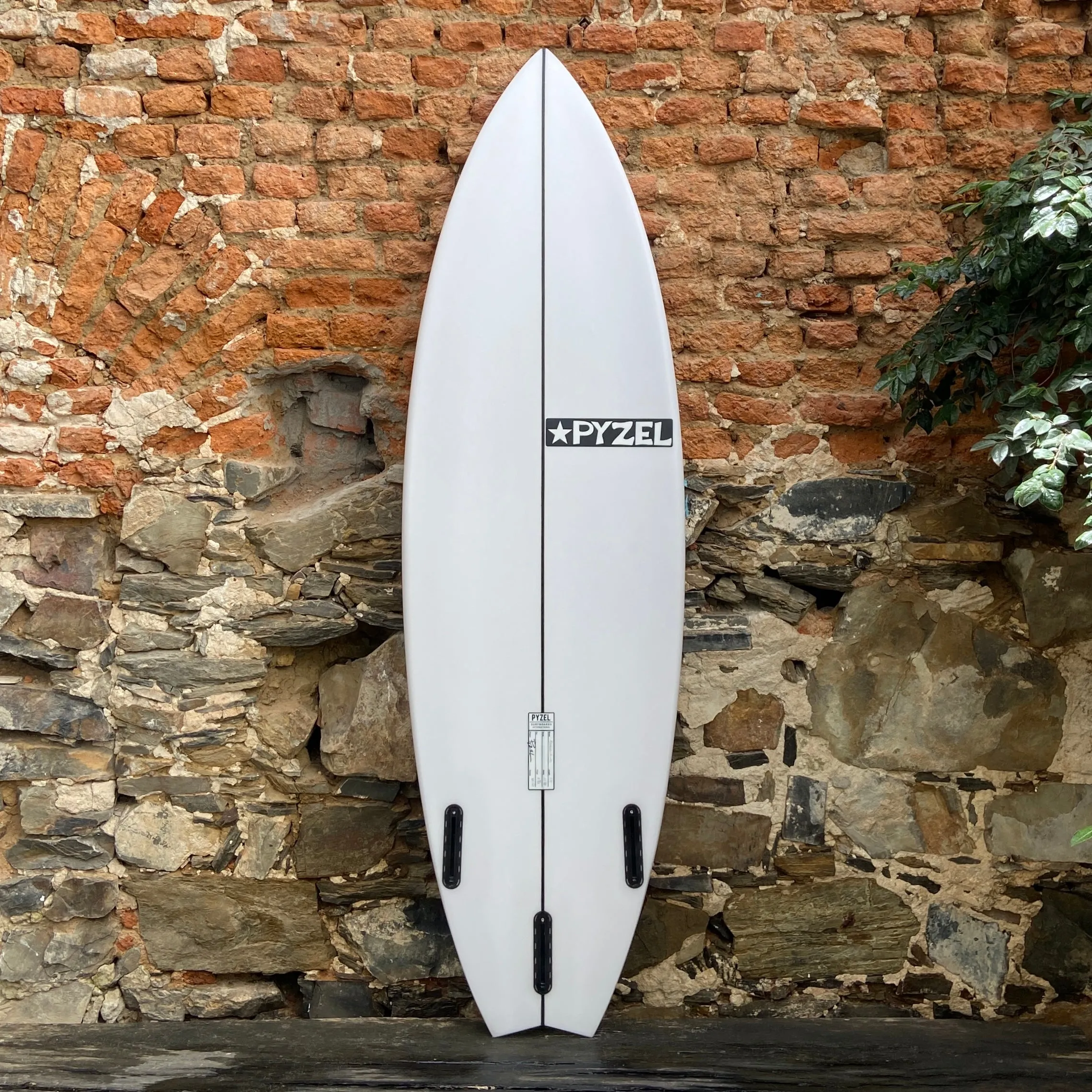 PYZALIEN 2 XL    6'0"    20 1/8"	2 5/8"	34.10L