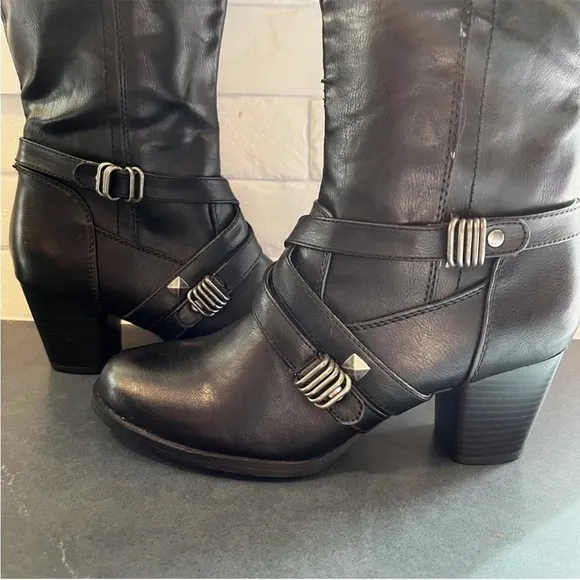 Rialto Claudette Knee High comfort Boots black size 8 block heel buckles
