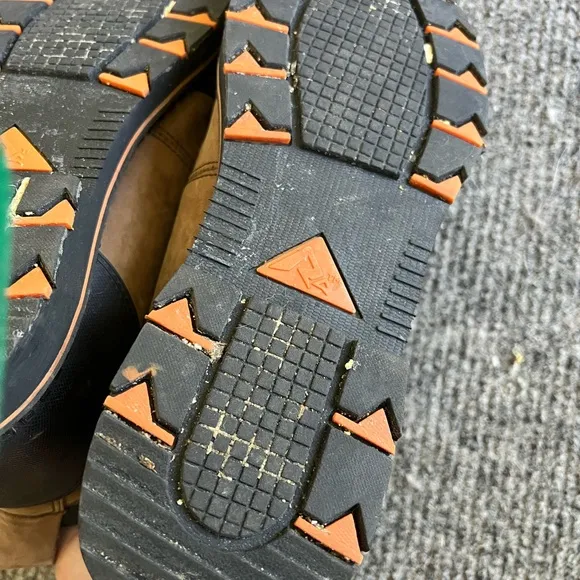 Ridge Cut Preowned steel toe work boots. Size 11. Very little wear.