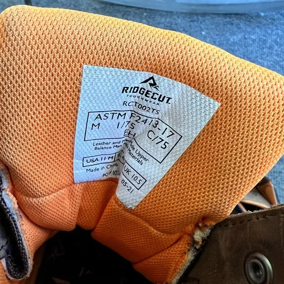 Ridge Cut Preowned steel toe work boots. Size 11. Very little wear.