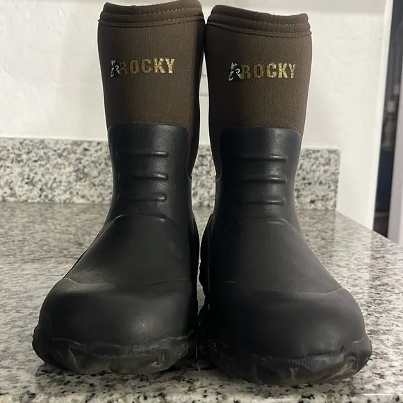 Rocky Kids' Core 9” Rubber Outdoor Boot Black and Brown Sz 1 Boy Waterproof