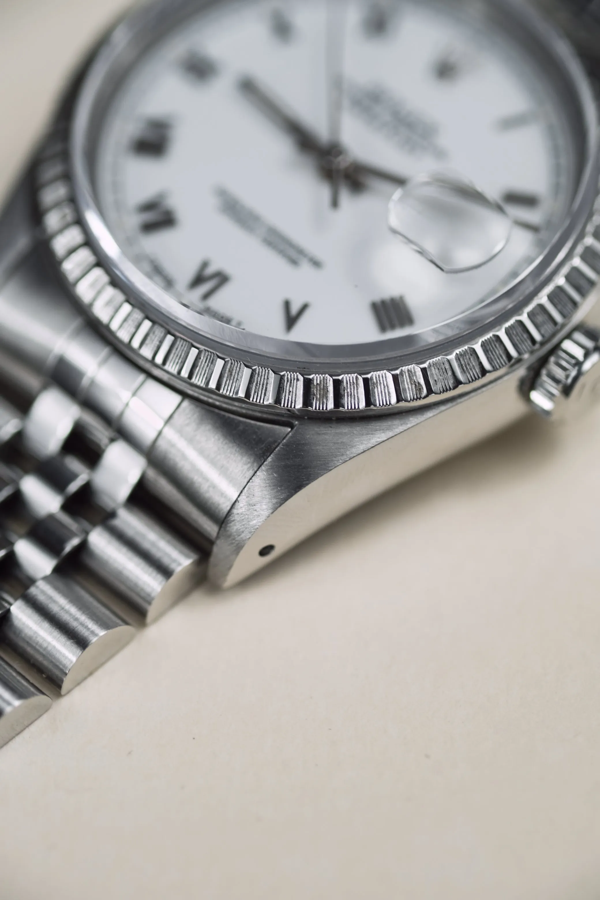 Rolex Datejust 16220 Box & Papers Roman Dial - 1991