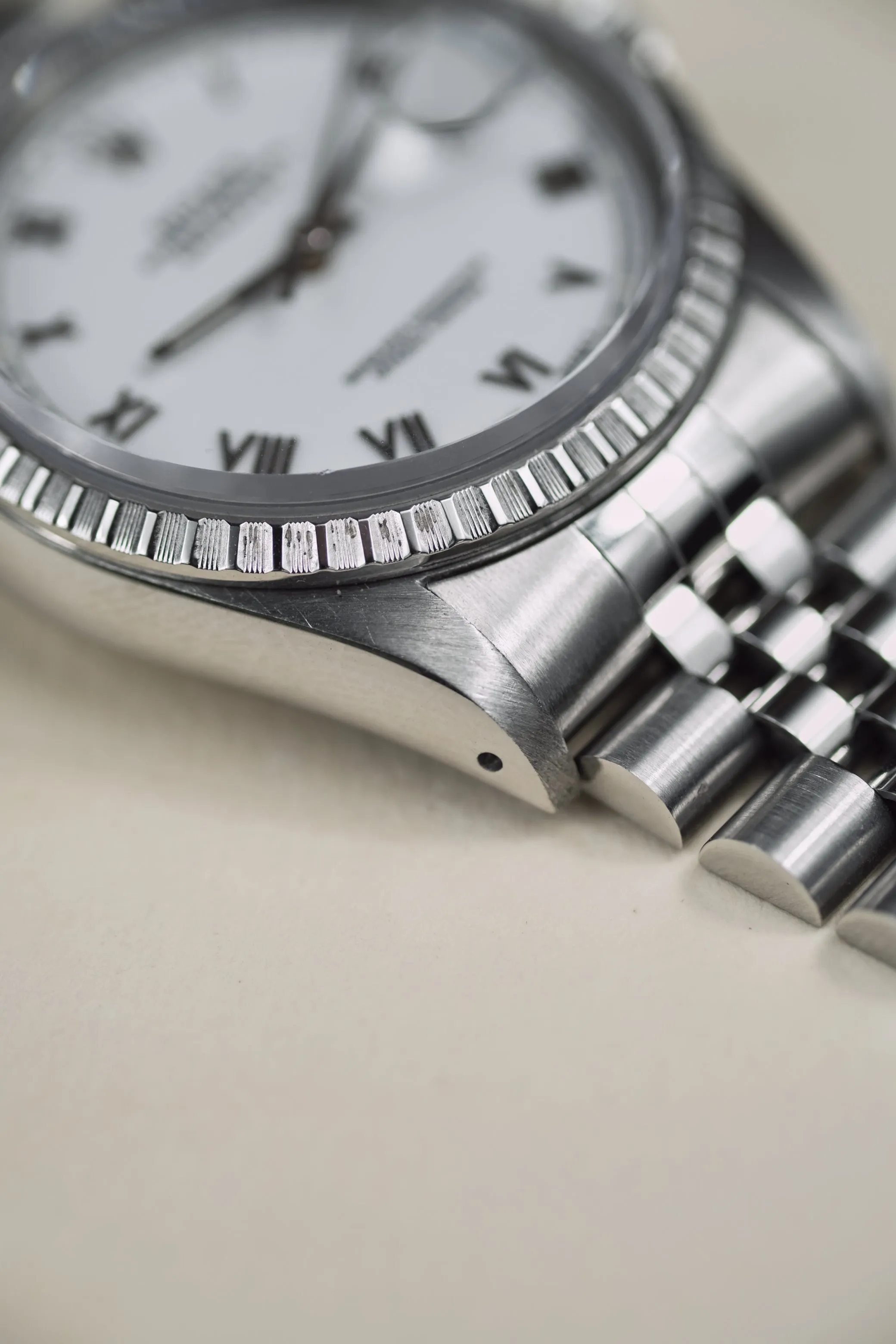 Rolex Datejust 16220 Box & Papers Roman Dial - 1991