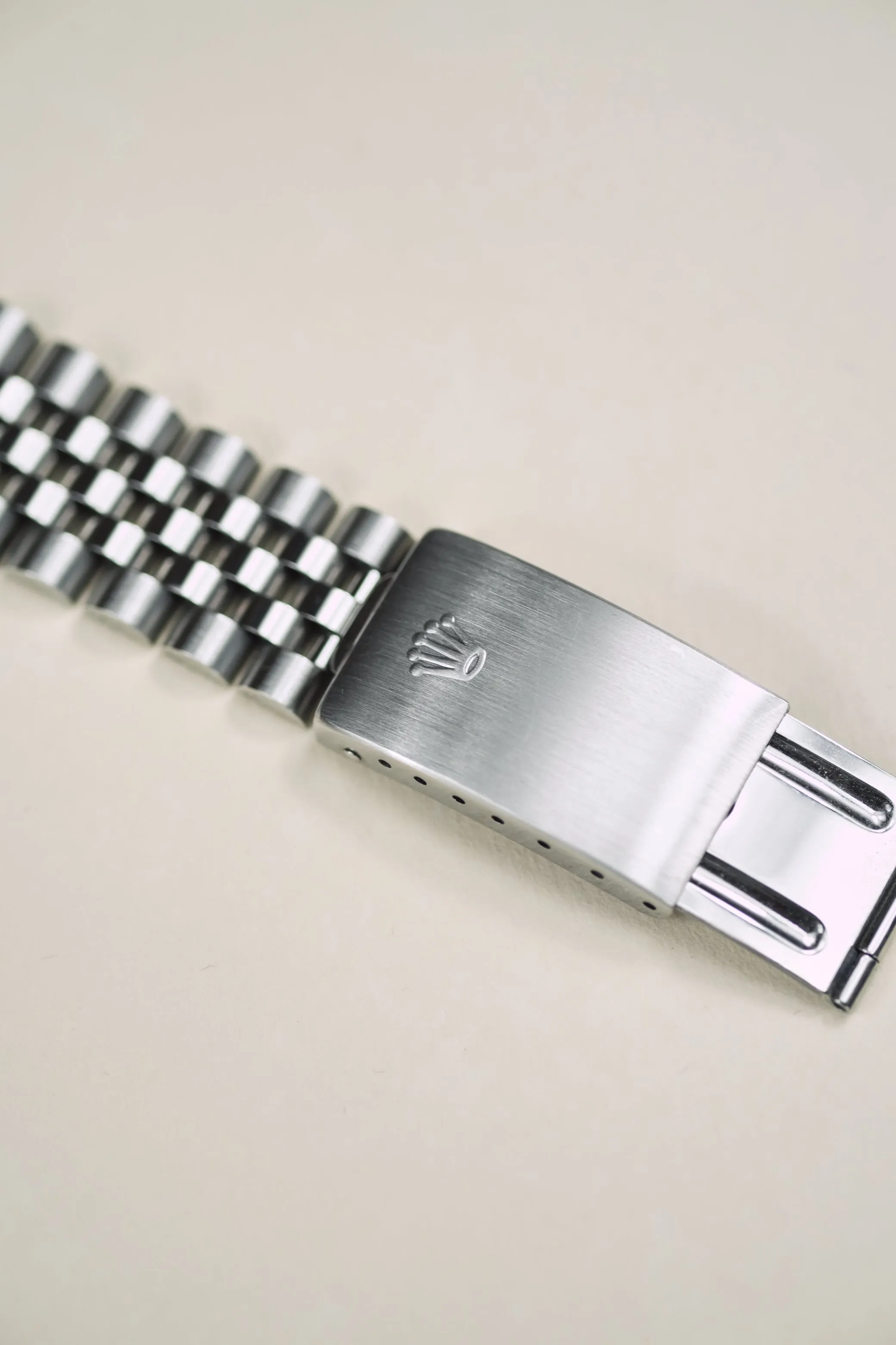 Rolex Datejust 16220 Box & Papers Roman Dial - 1991