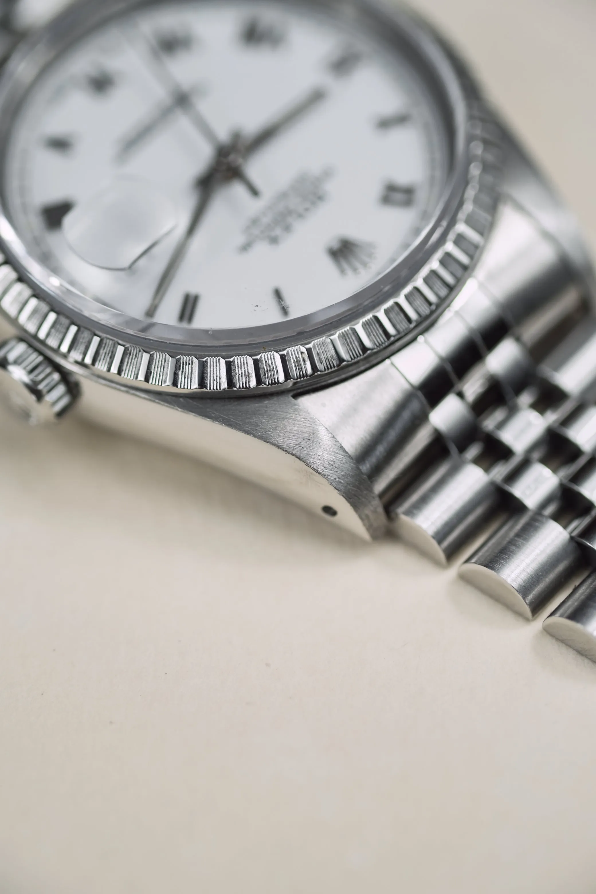 Rolex Datejust 16220 Box & Papers Roman Dial - 1991