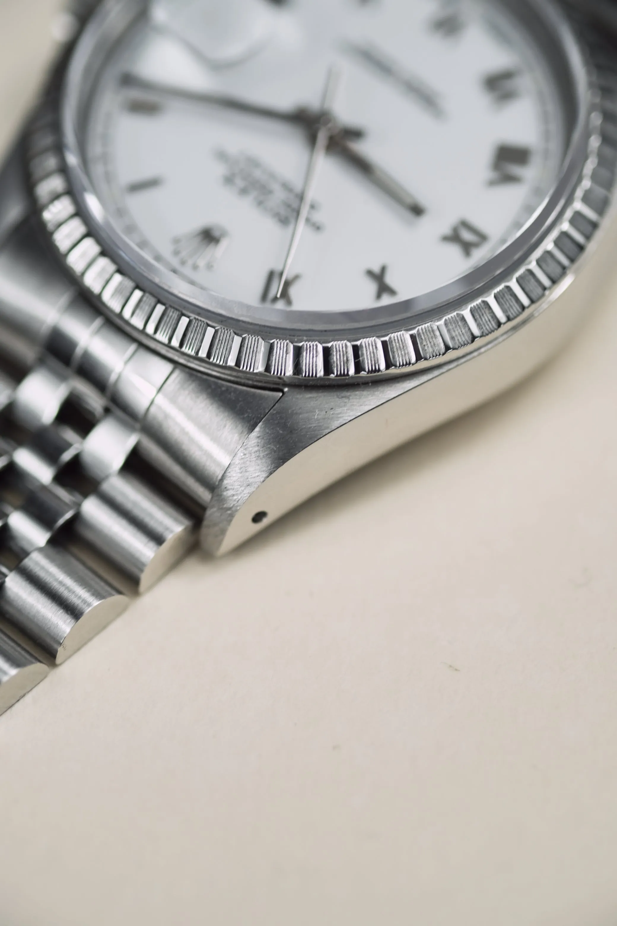 Rolex Datejust 16220 Box & Papers Roman Dial - 1991