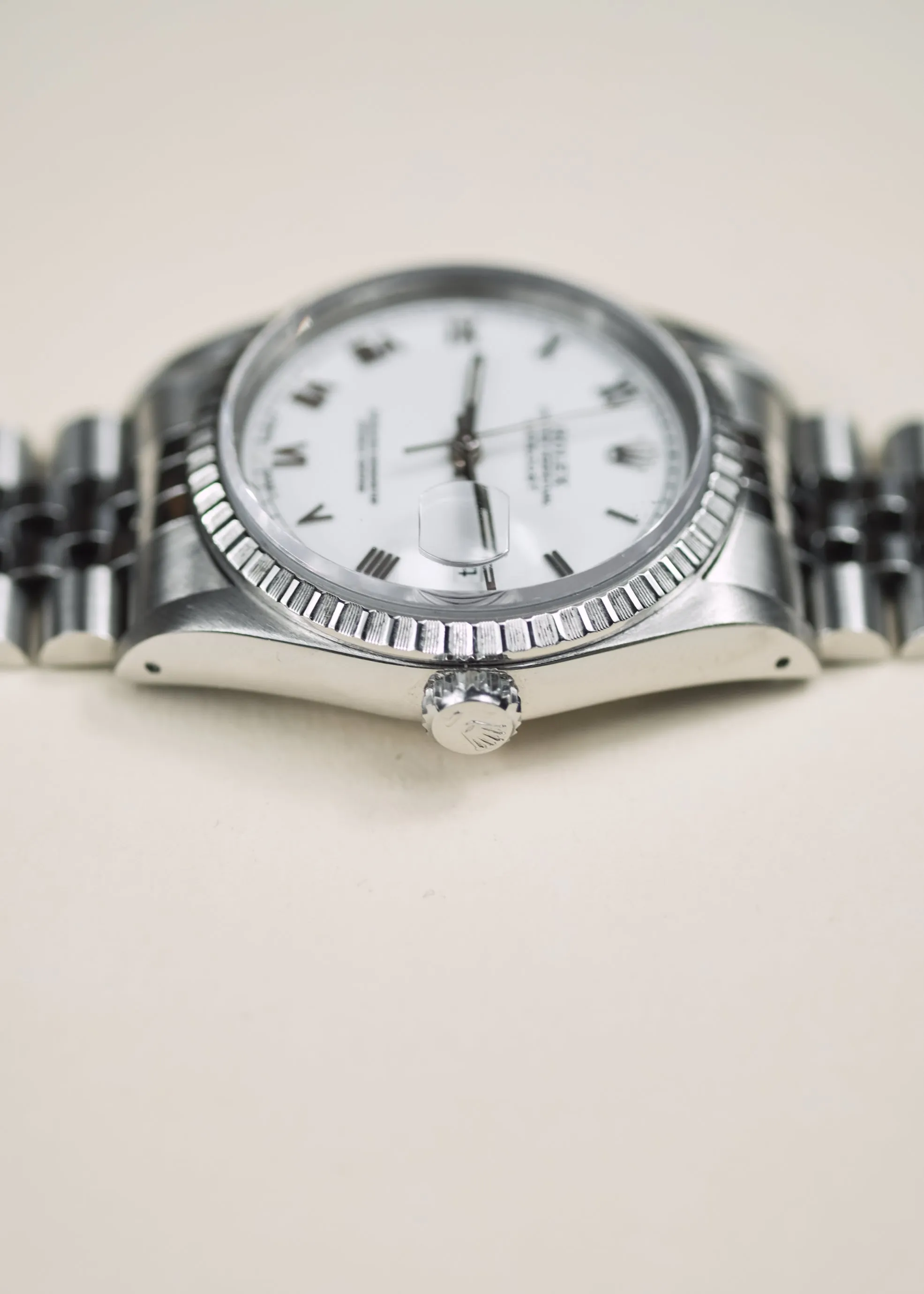 Rolex Datejust 16220 Box & Papers Roman Dial - 1991