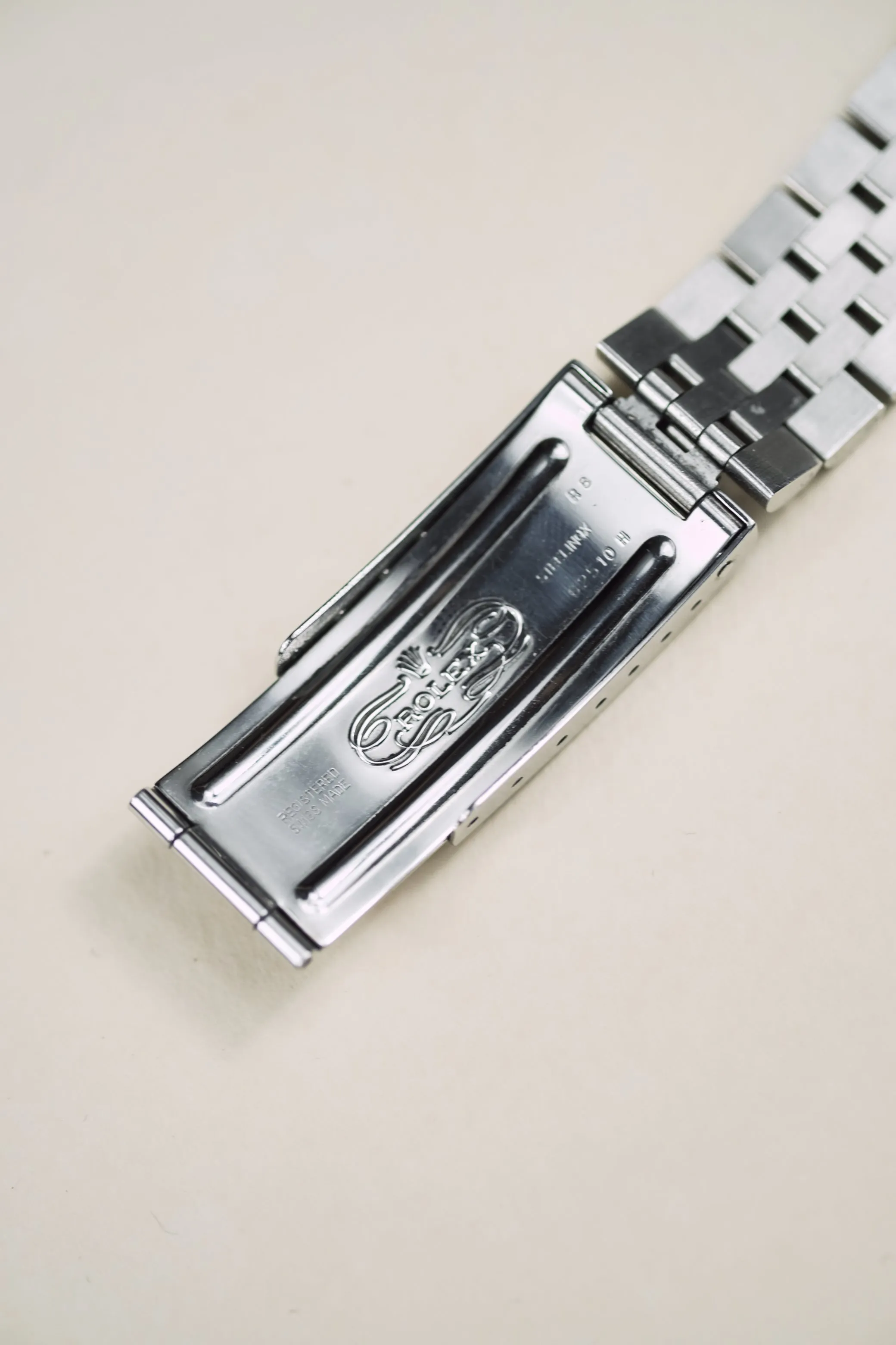 Rolex Datejust 16220 Box & Papers Roman Dial - 1991