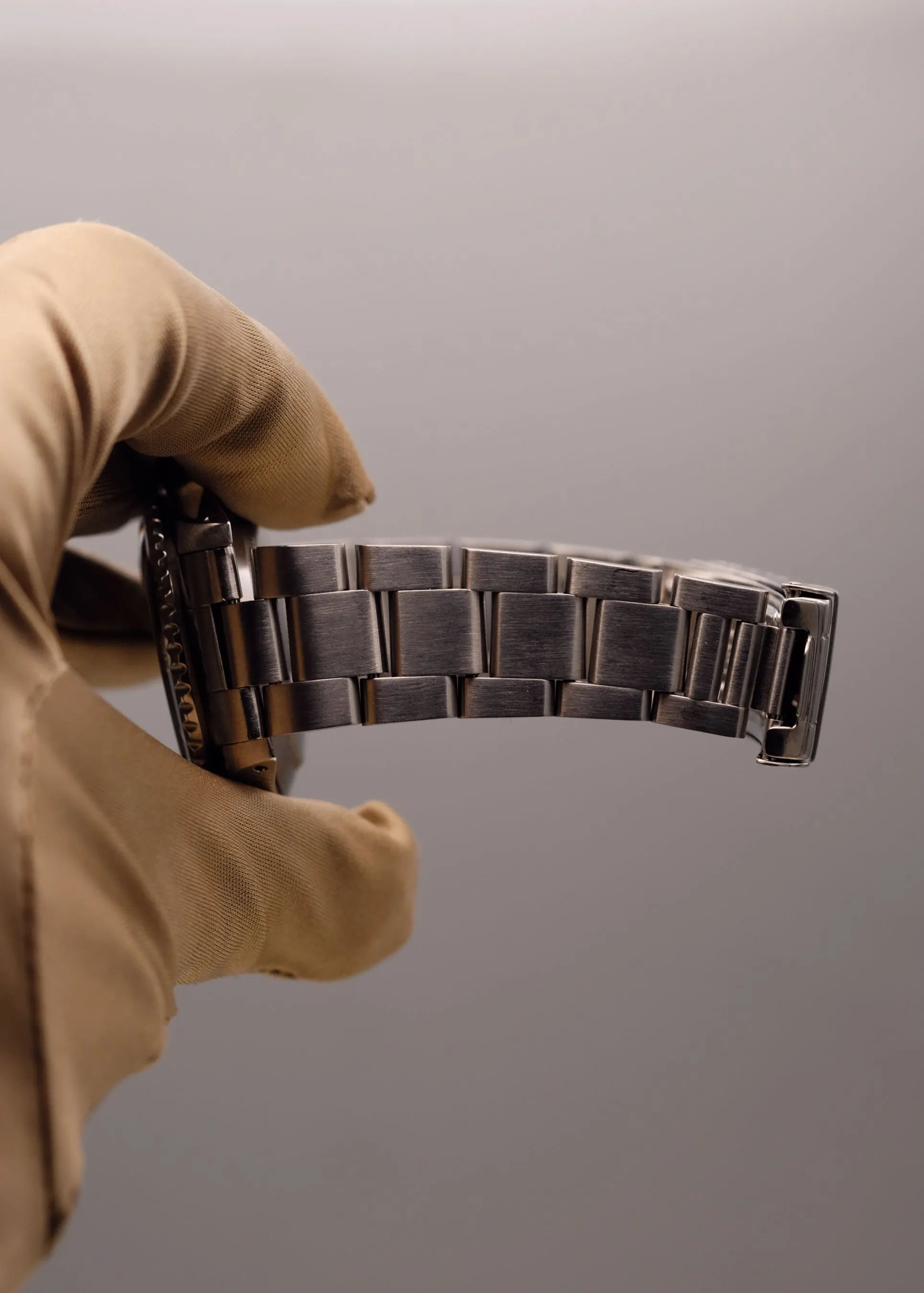 Rolex Submariner 16610 Light Cream Patina - 1989