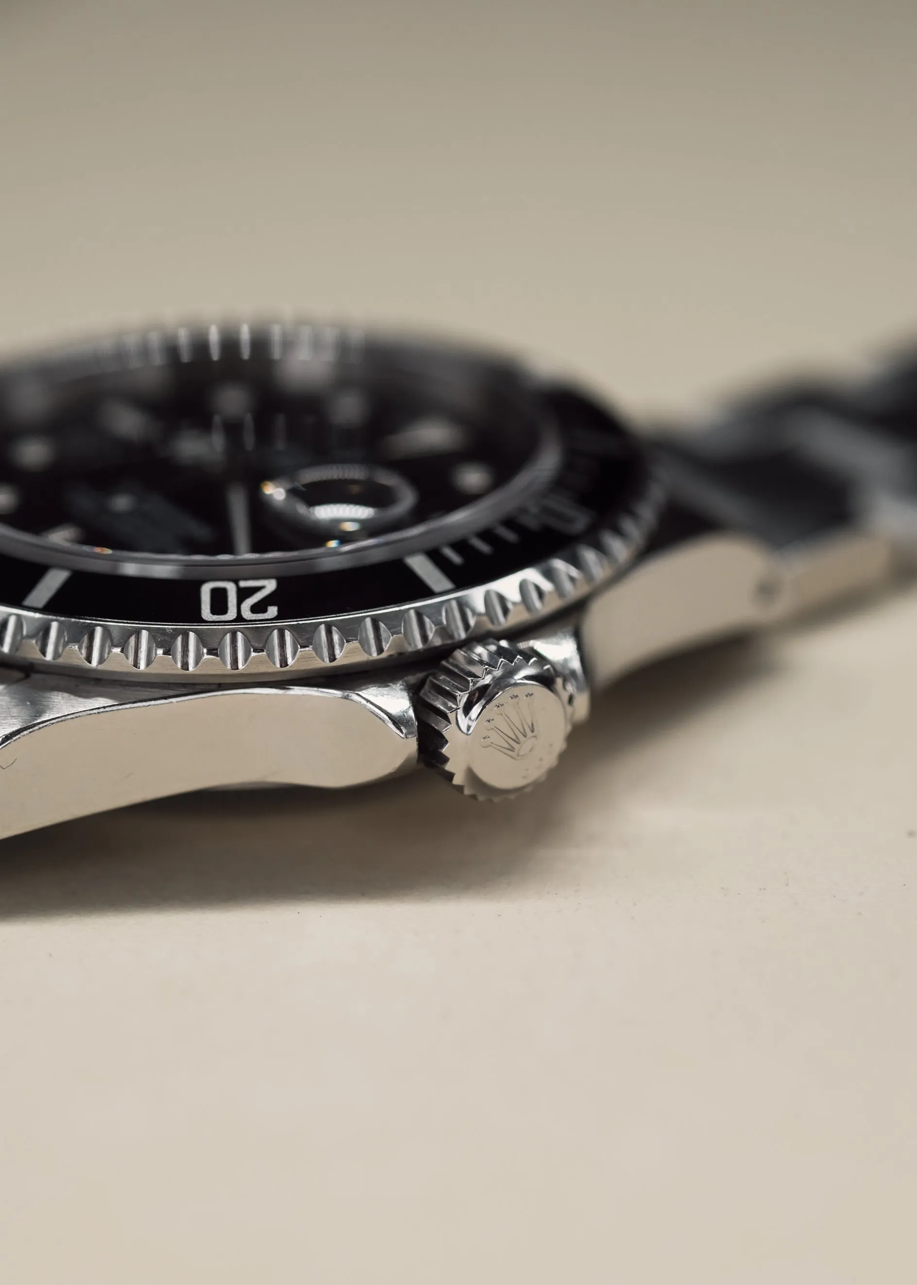 Rolex Submariner 16610 w/Papers - 1999