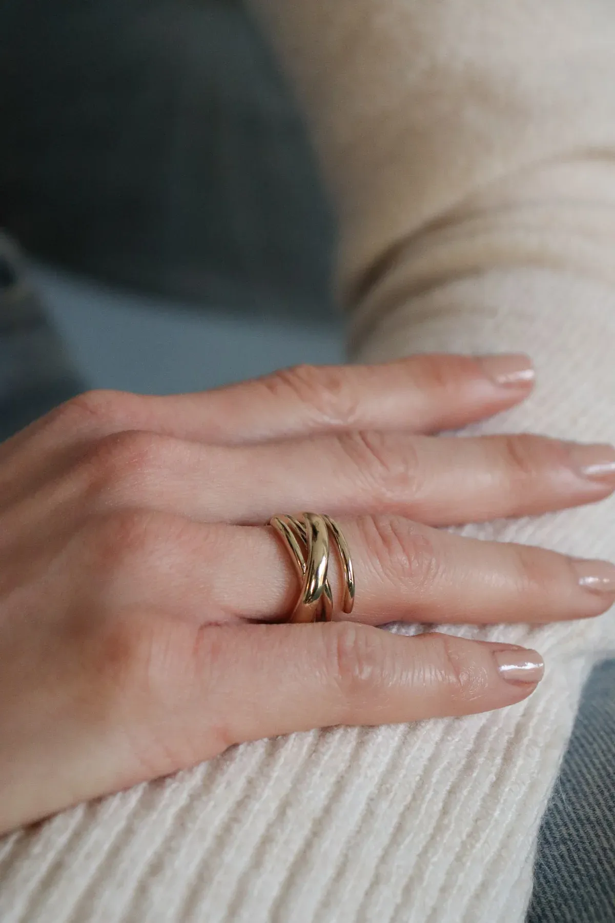 Romane gold ring
