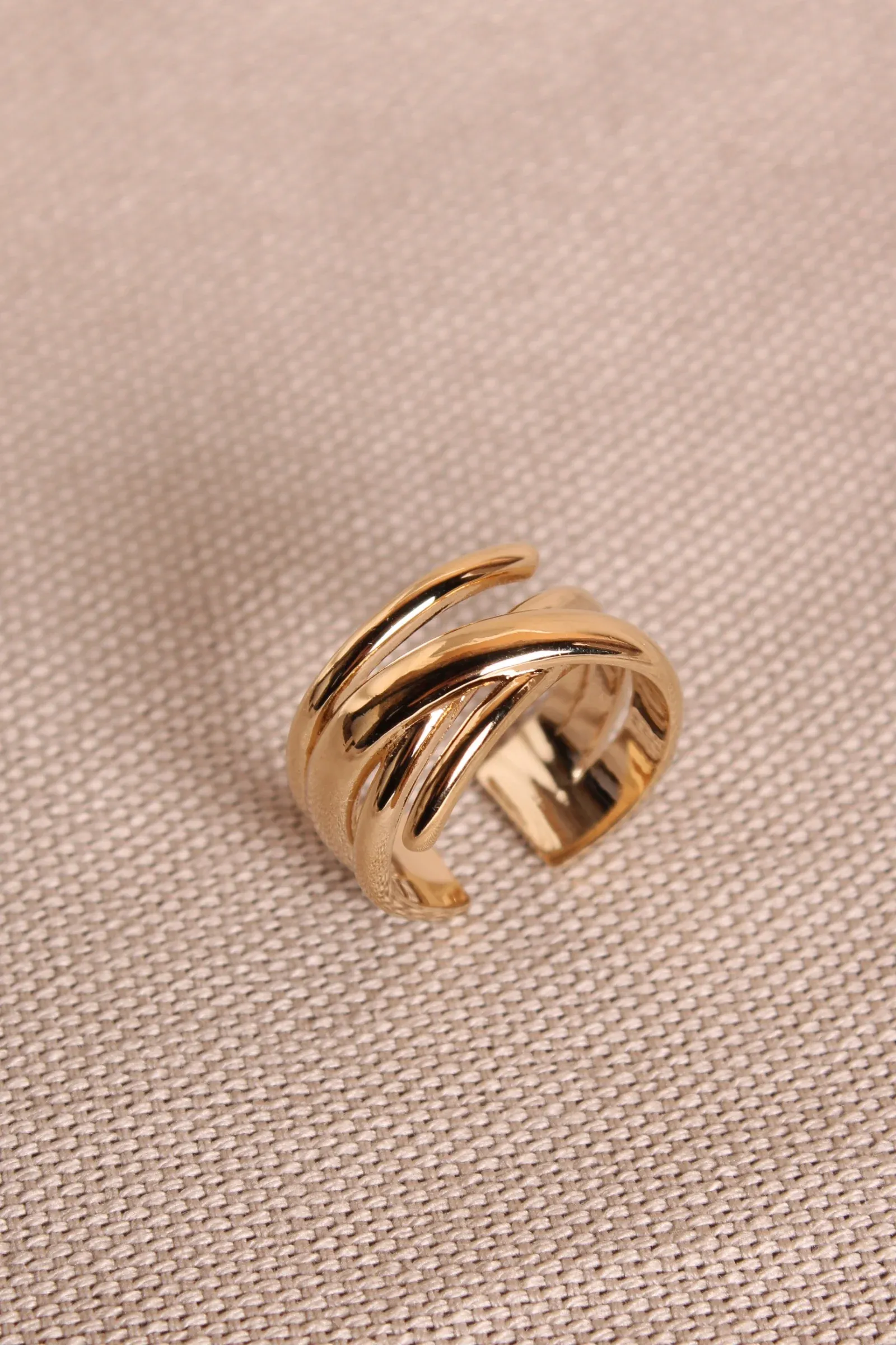 Romane gold ring