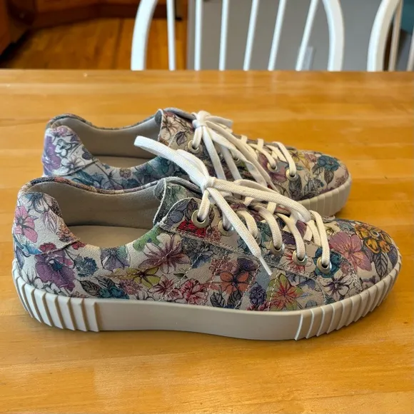 Romika suede floral sneakers boho rubber low platform NEW by Josef Seibel comfy